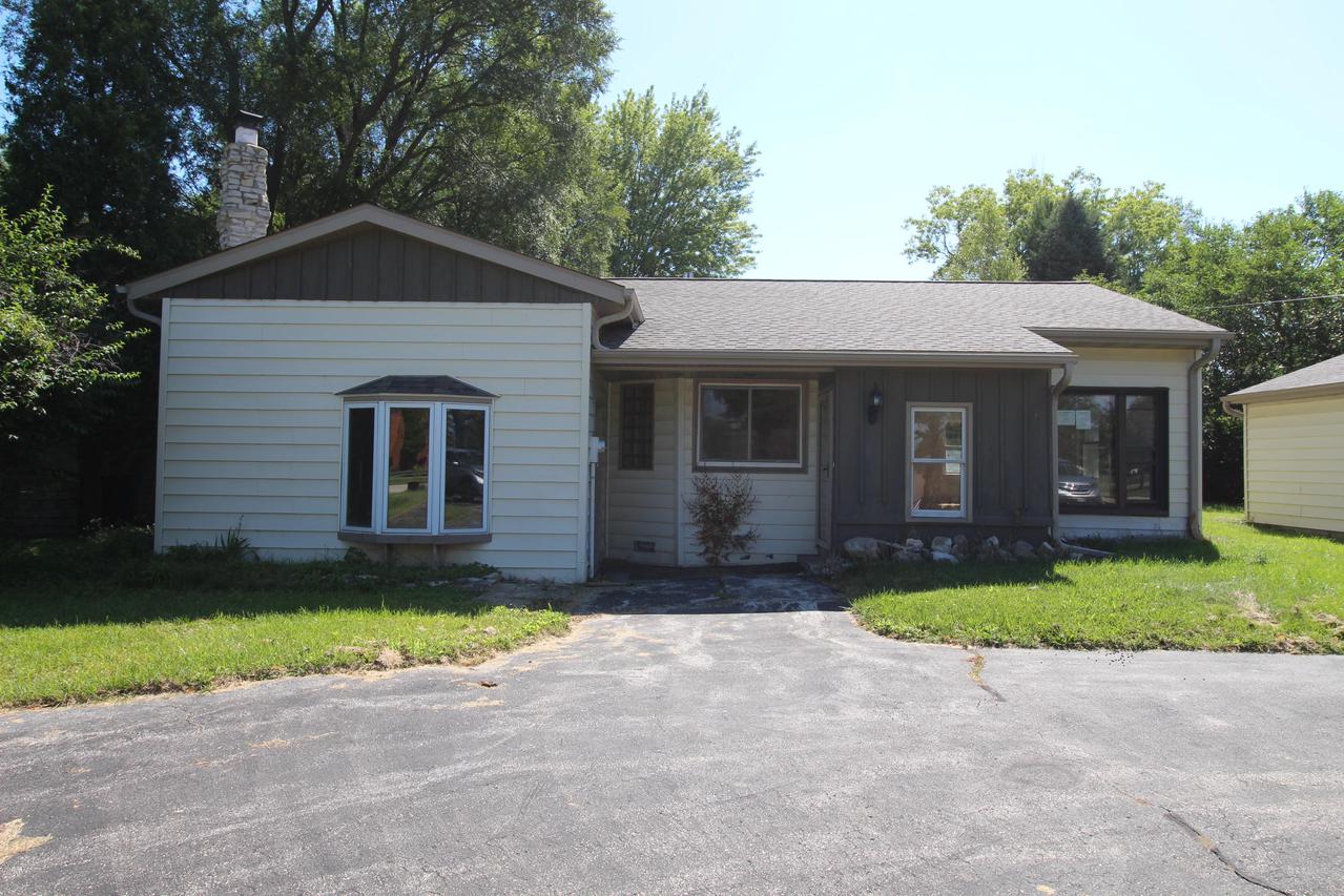 314 N Mill St, Saukville, WI 53080