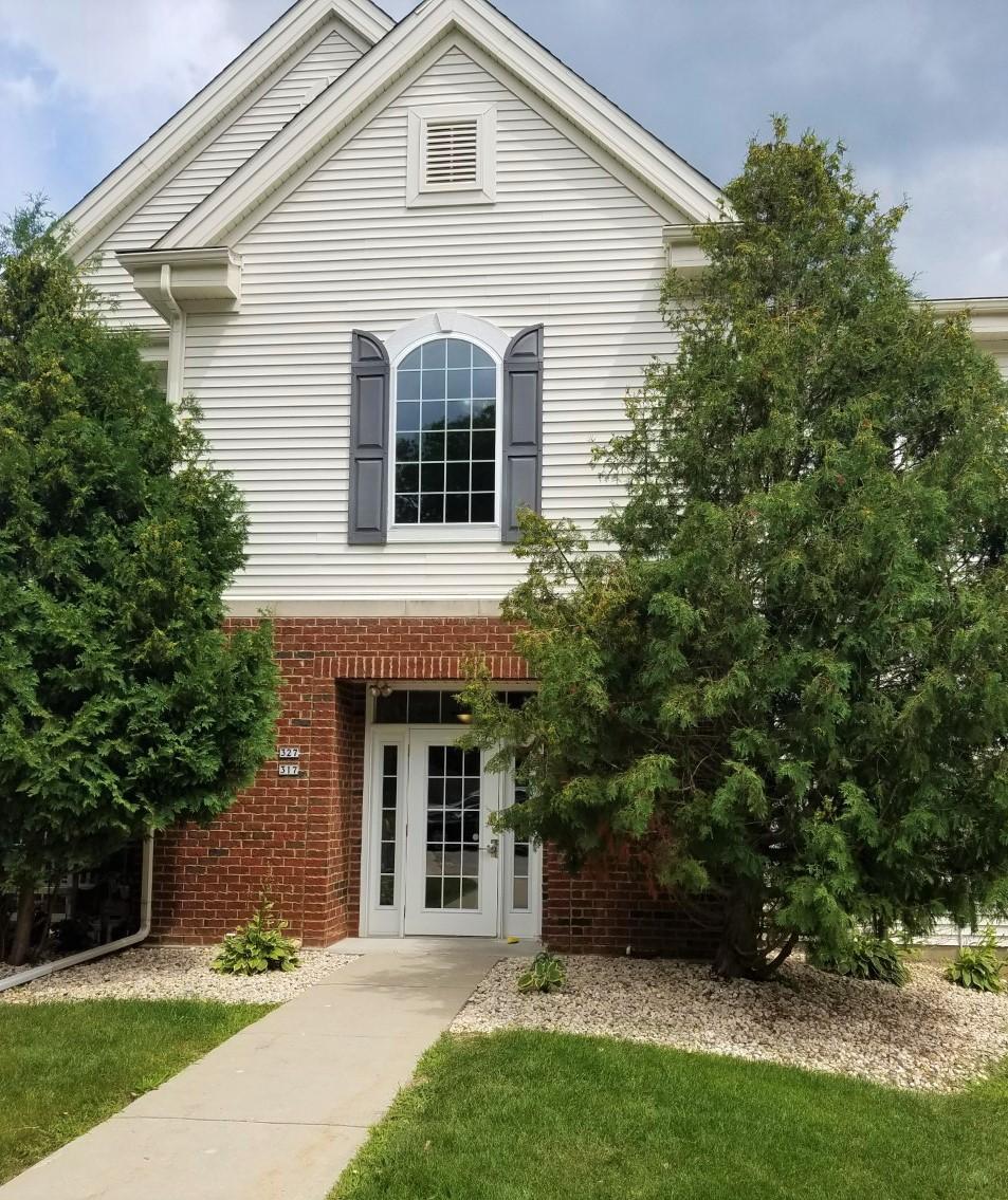 2030 Rainbow Lake #322, West Bend, WI 53090
