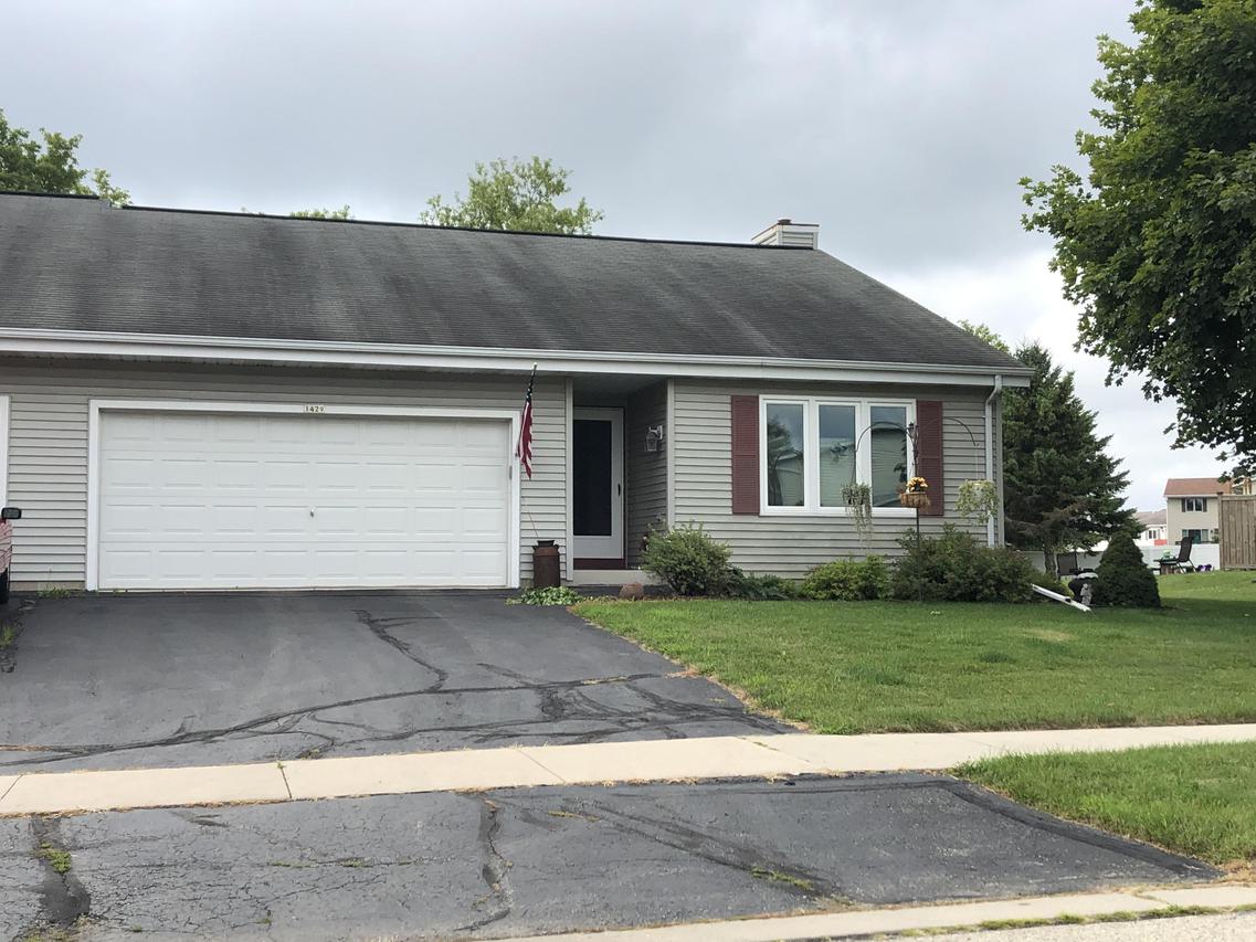 1429 Vogt Dr, West Bend, WI 53095