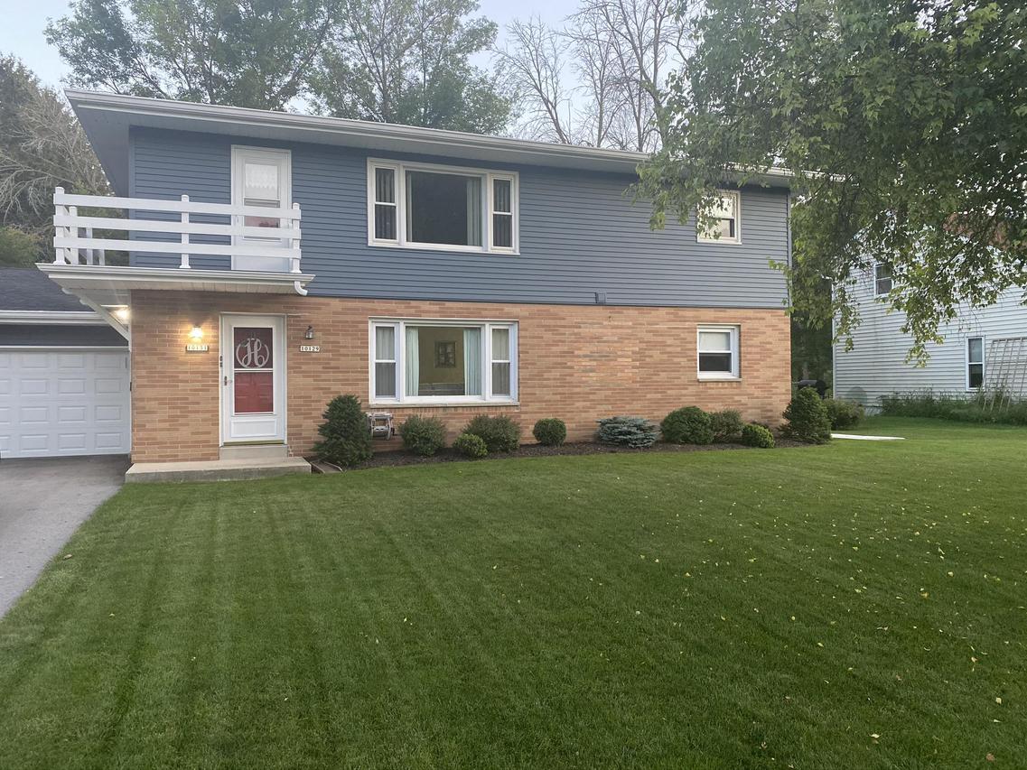 10129 W Denis Ave. #10131, Hales Corners, WI 53130