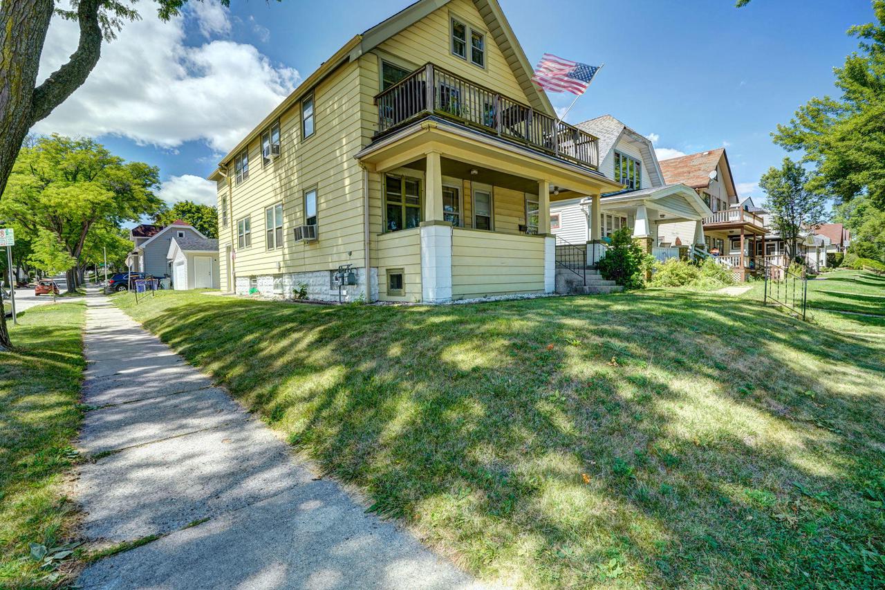 1577 S 62nd St #1579, West Allis, WI 53214
