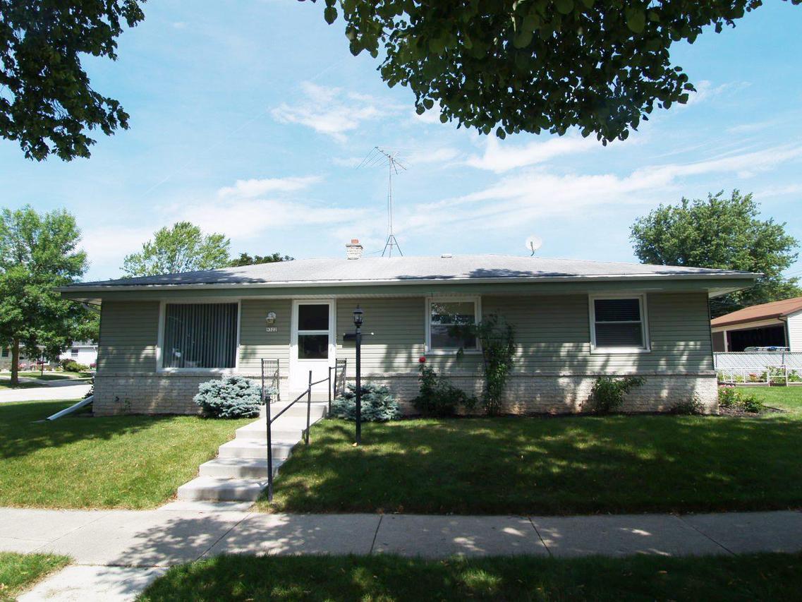 9322 W Wilbur Ave., Milwaukee, WI 53228
