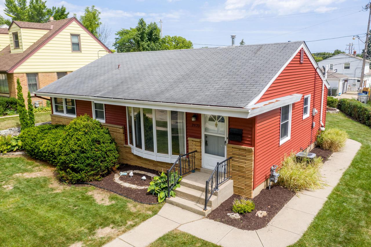 2570 S 61st St., Milwaukee, WI 53219