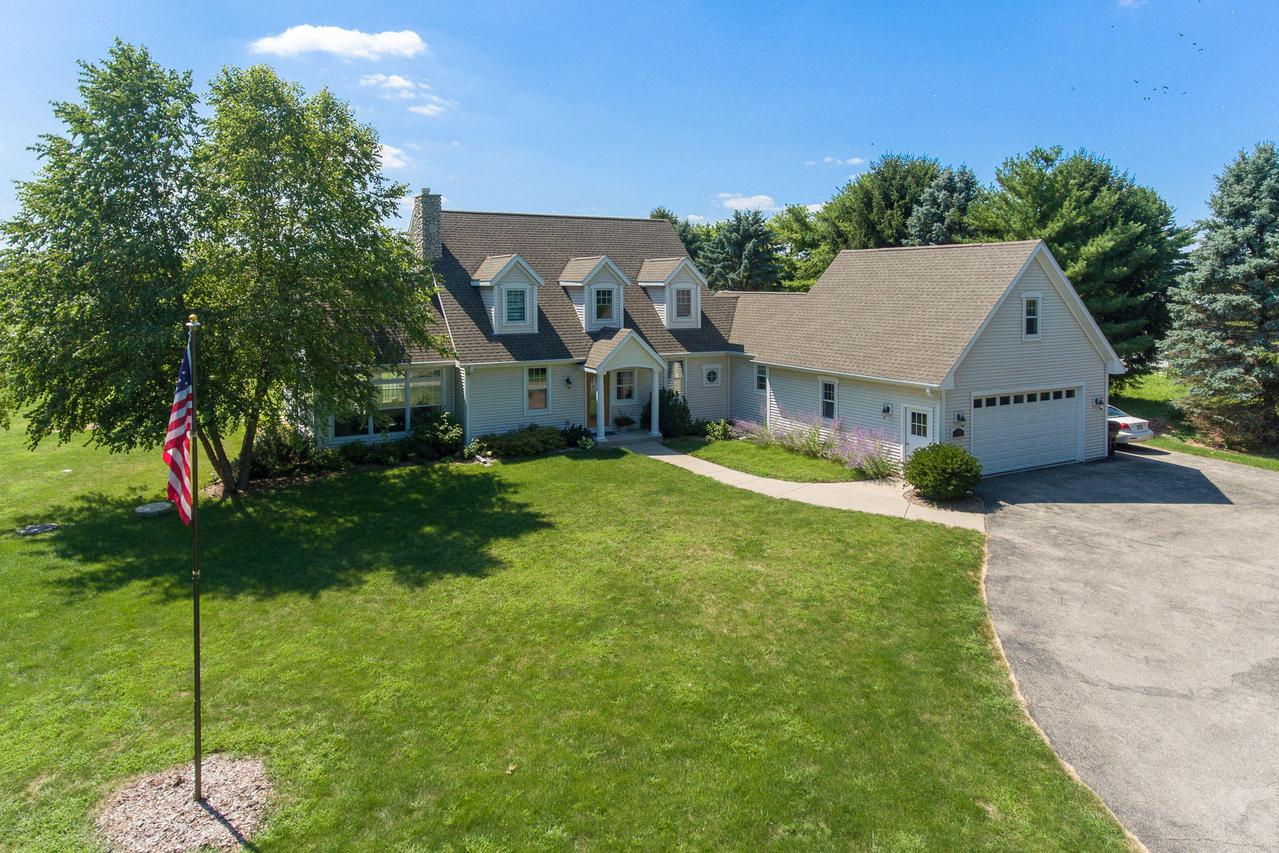 N3725 Willow Bend Ln., Geneva, WI 53147