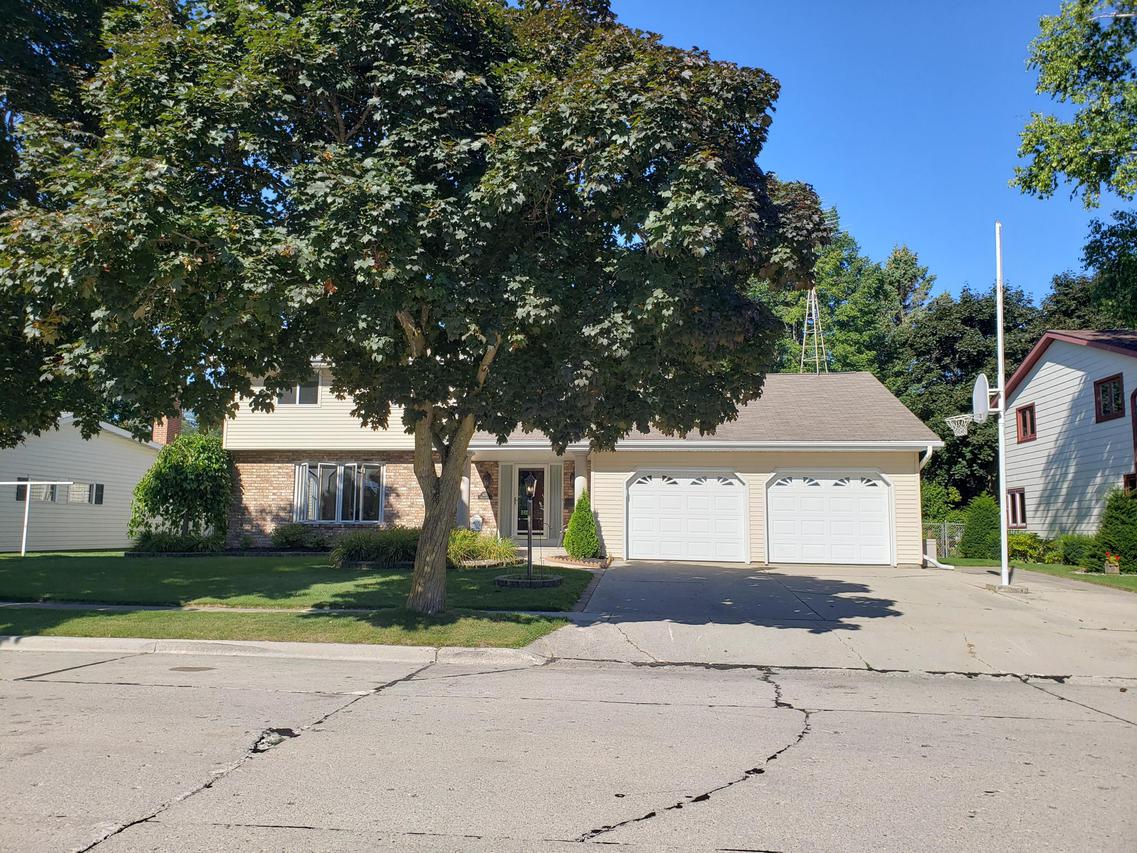 1632 Miriam Rd., Manitowoc, WI 54220