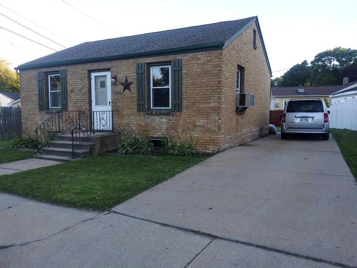 2813 Spring, Racine, WI 53405