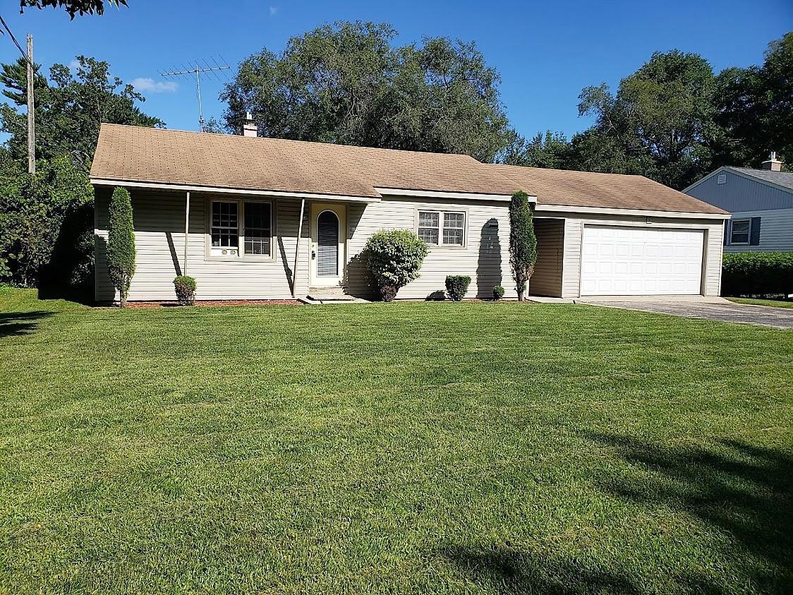 615 Woodlawn Dr., Manitowoc, WI 54220
