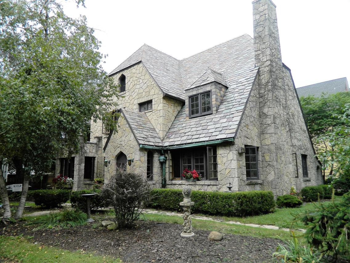 1728 College Ave, Racine, WI 53403