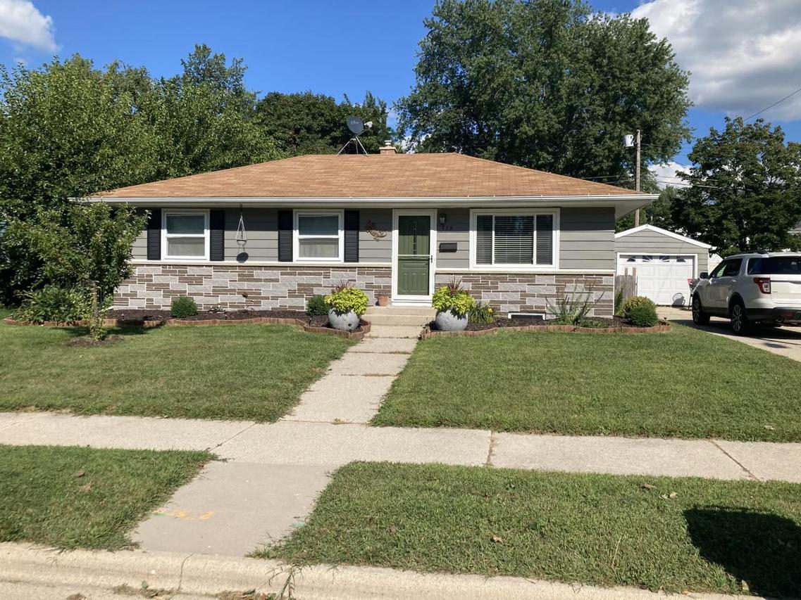 719 Riverview Dr., West Bend, WI 53095