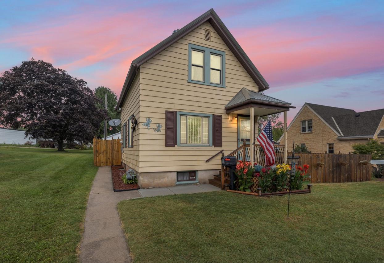 122 E Prospect St., Port Washington, WI 53074