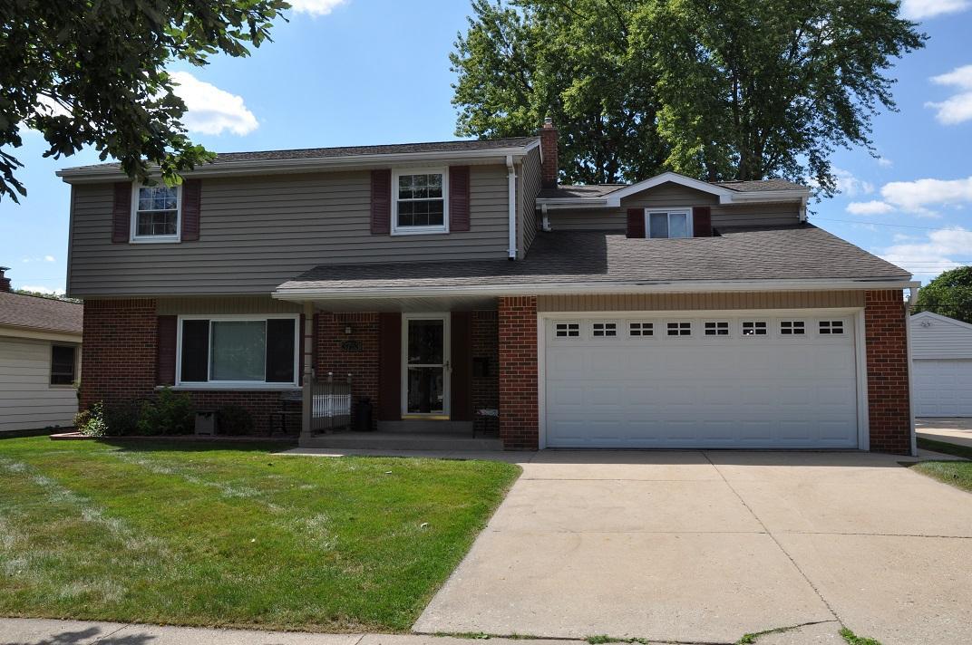 3753 S 95th St, Milwaukee, WI 53228