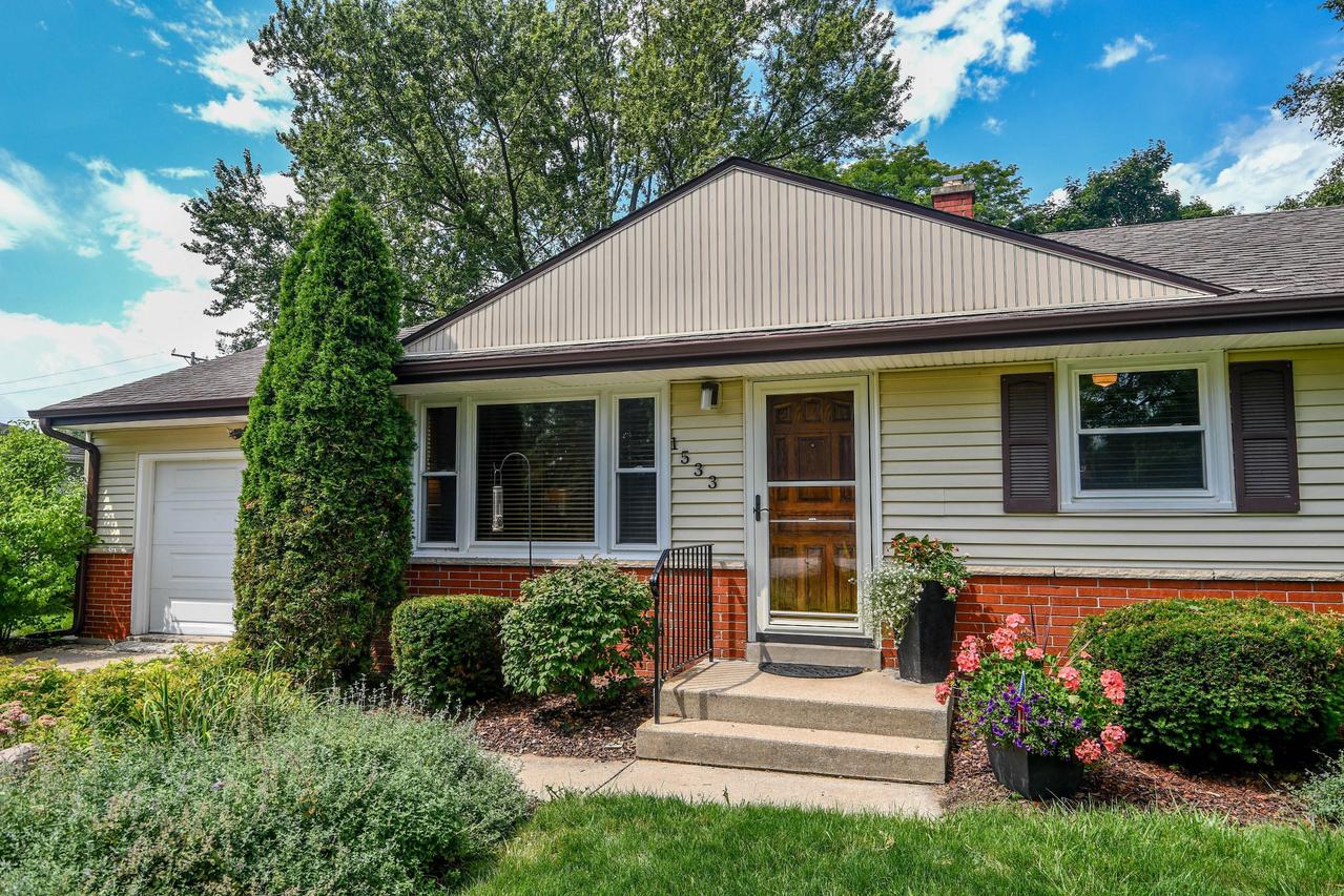 1533 S 167th St., New Berlin, WI 53151