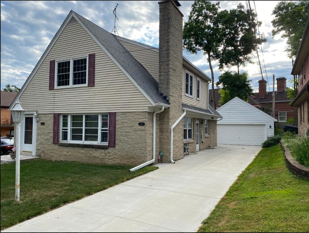 1422 N 63 St. #1424, Wauwatosa, WI 53213