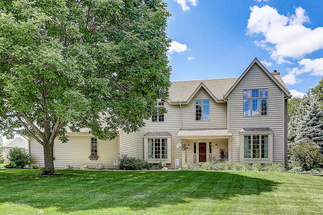 5555 S Andrae Dr., New Berlin, WI 53151