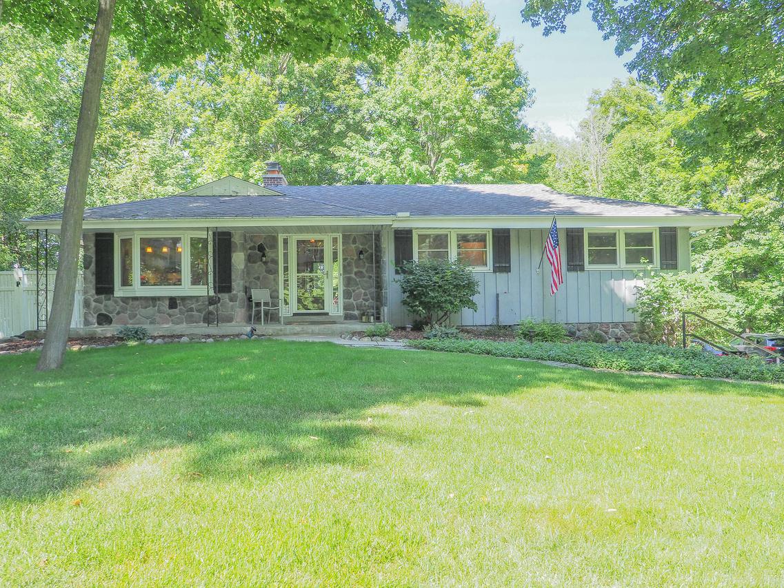 N77W22300 Wooded Hills Dr., Lisbon, WI 53089