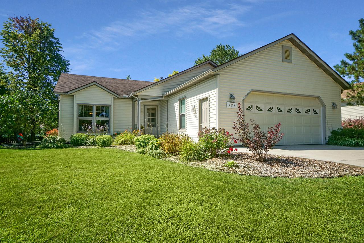 327 Michael #Ct, Port Washington, WI 53074
