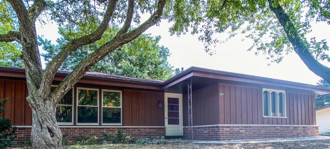 1409 Fox River Pkwy., Waukesha, WI 53189