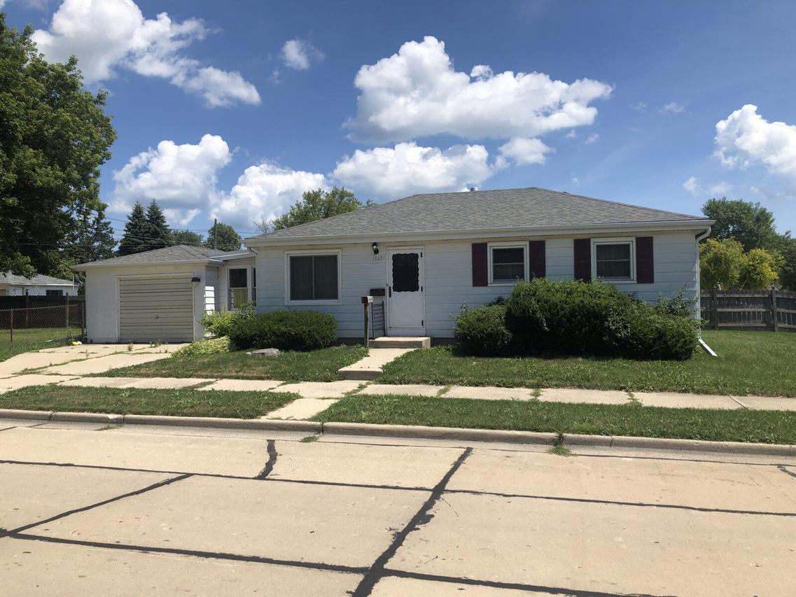 1347 Illinois St., Racine, WI 53405