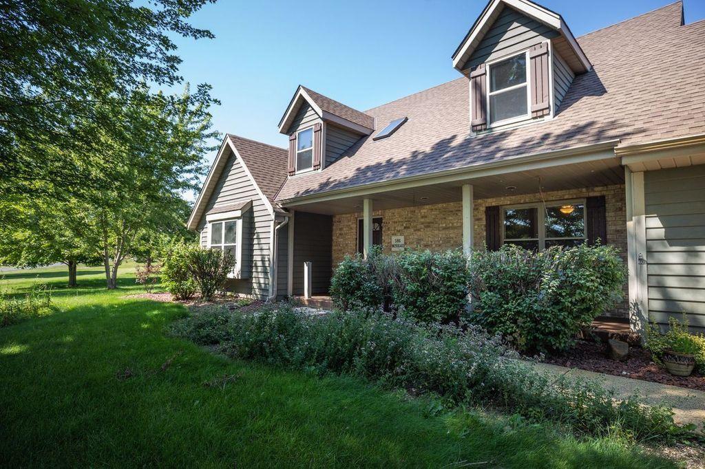 S86W26640 S Rustic View Ln., Vernon, WI 53149