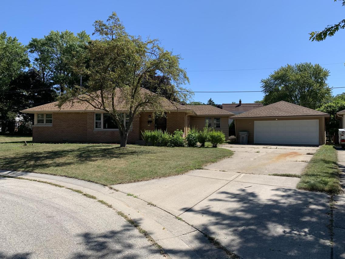 5346 N Mohawk Ave., Glendale, WI 53217