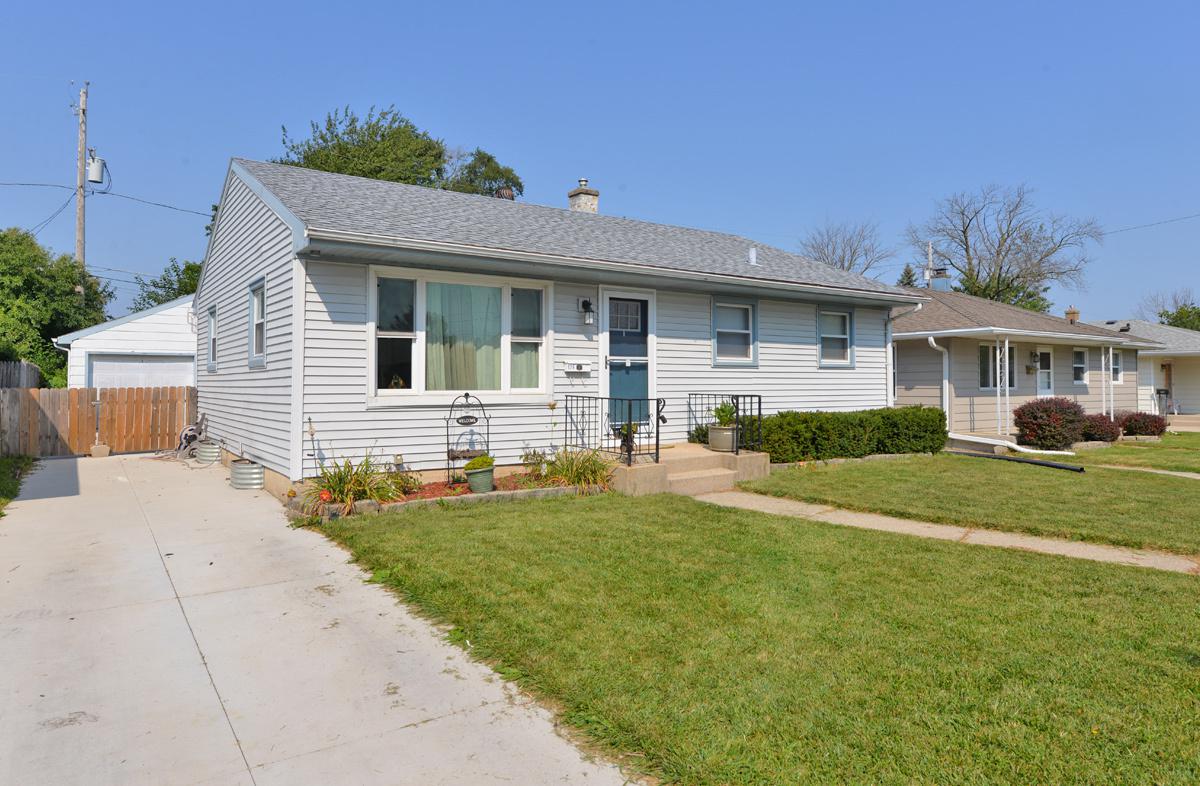1716 Arcturus Ave, Racine, WI 53404