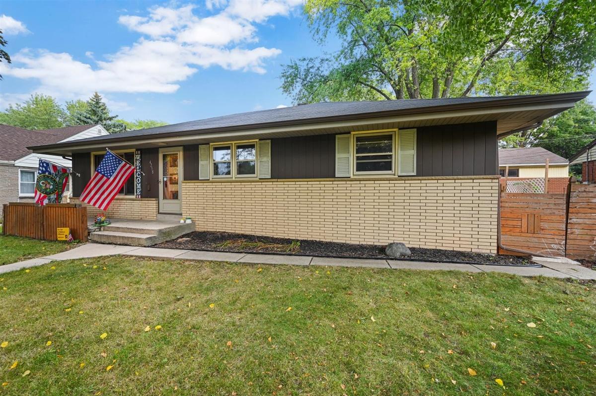 4258 N 93rd, Wauwatosa, WI 53222