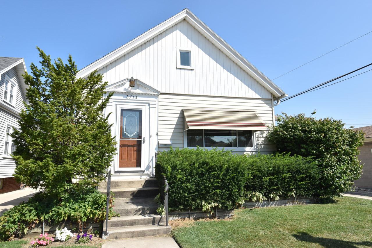 2715 Geneva St., Racine, WI 53402