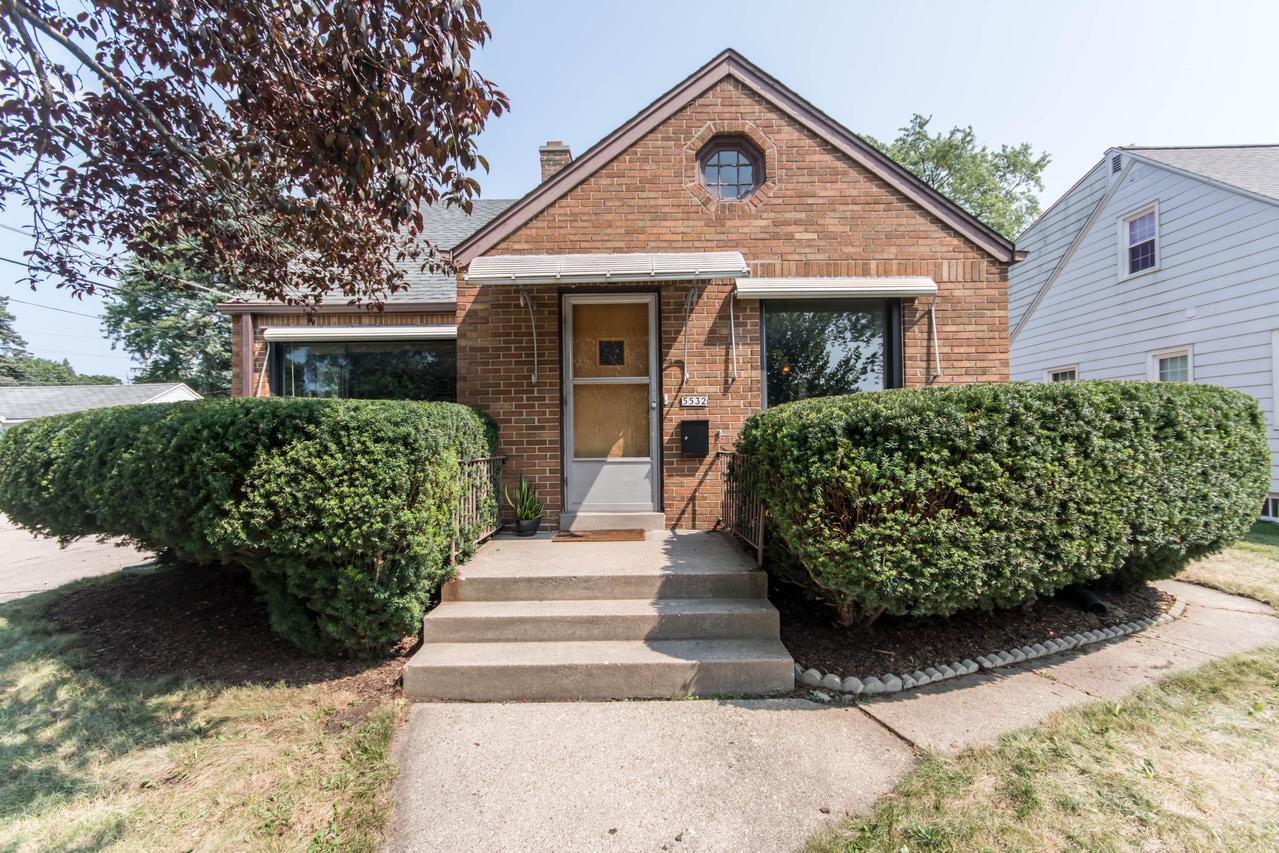 5532 N 11th St., Milwaukee, WI 53209