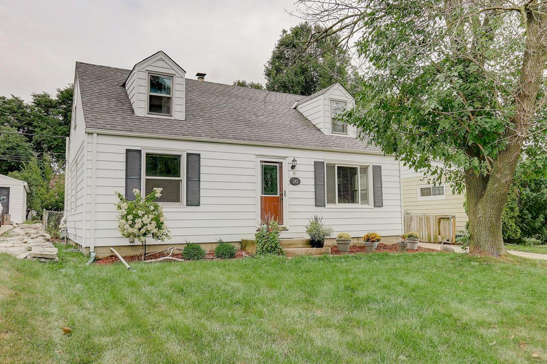 242 N 111th St., Wauwatosa, WI 53226