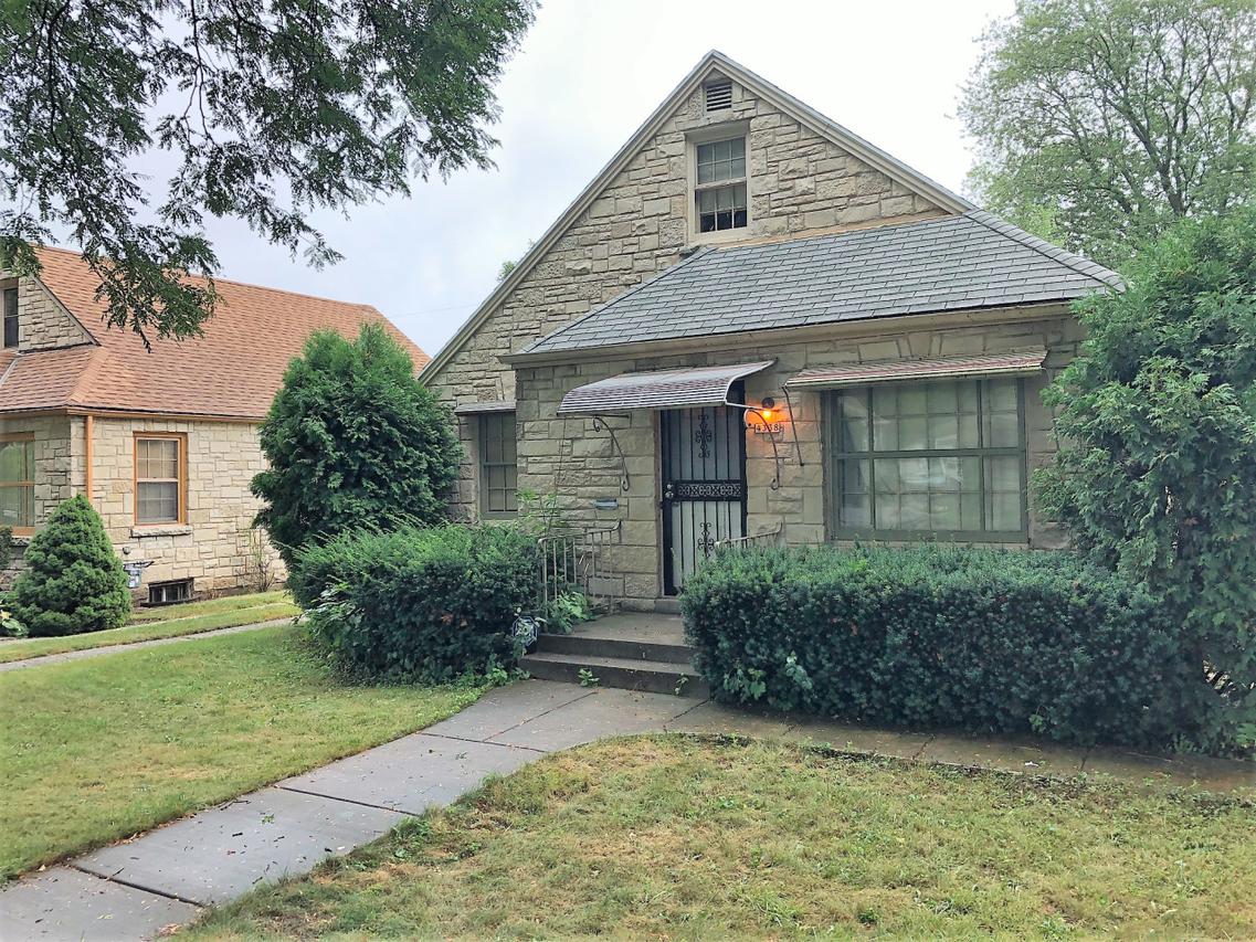 4338 N 40th St, Milwaukee, WI 53216