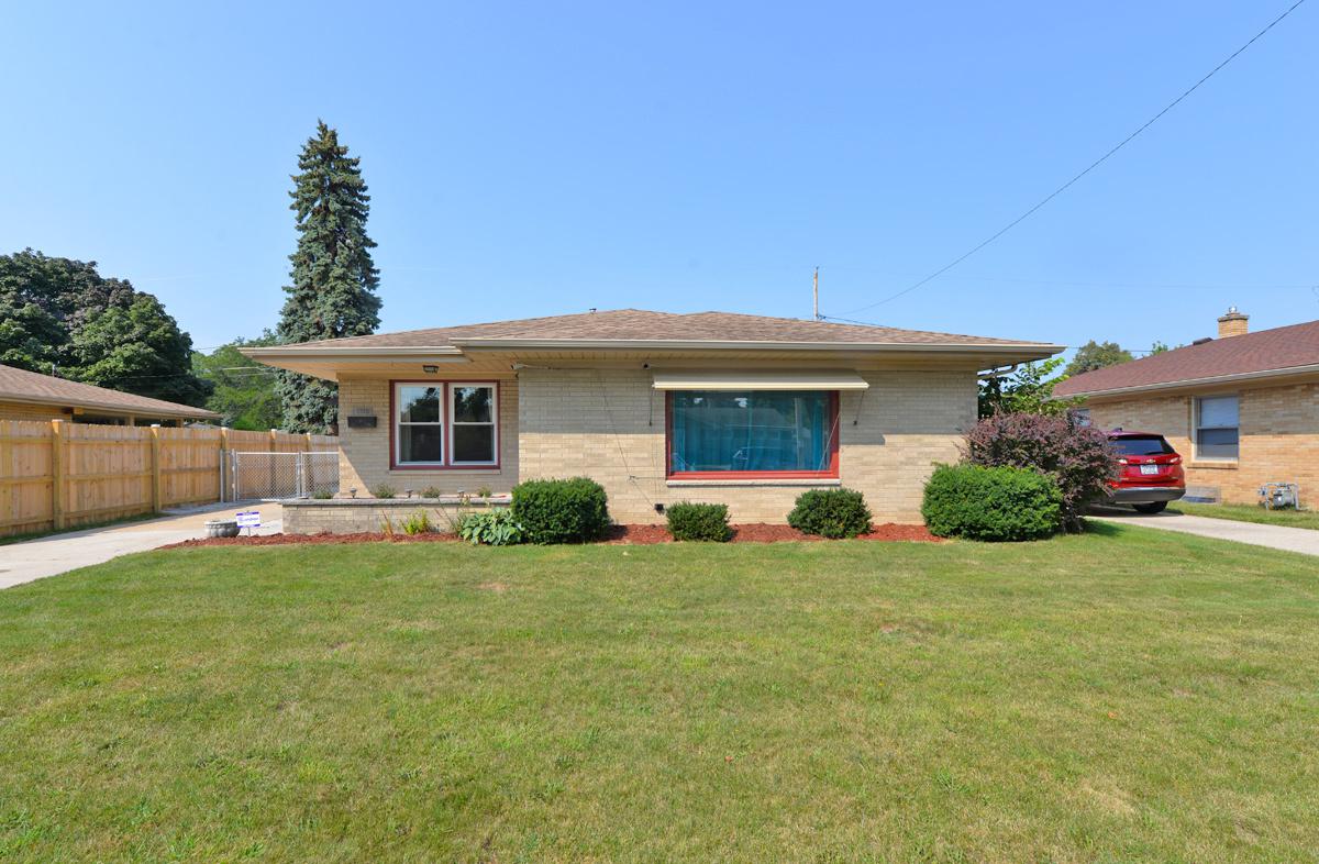 1912 Mars Ave., Racine, WI 53404