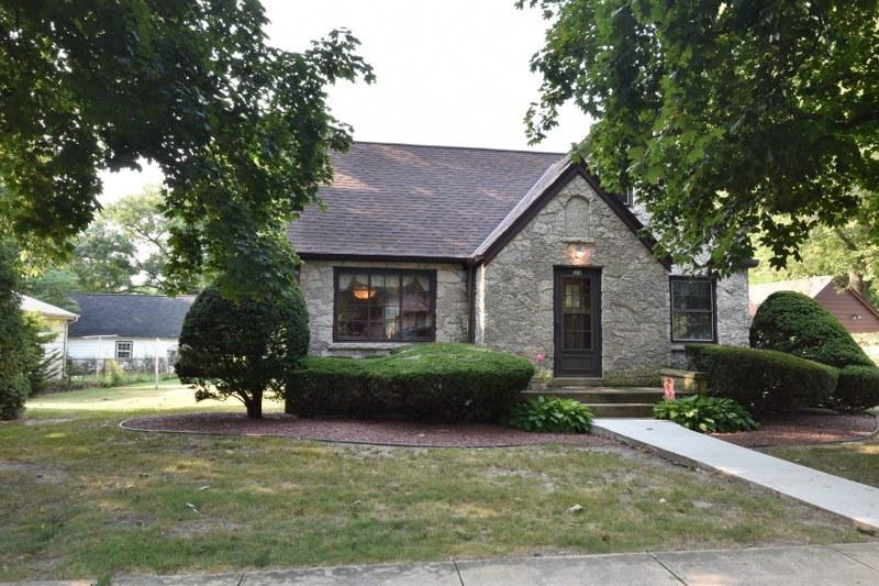 125 Lincoln Ave., Mukwonago, WI 53149