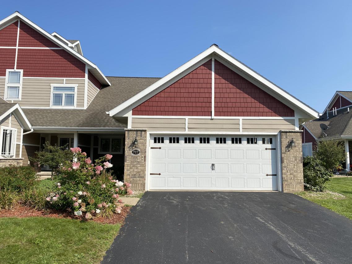 717 Harbor Ter., Marinette, WI 54143
