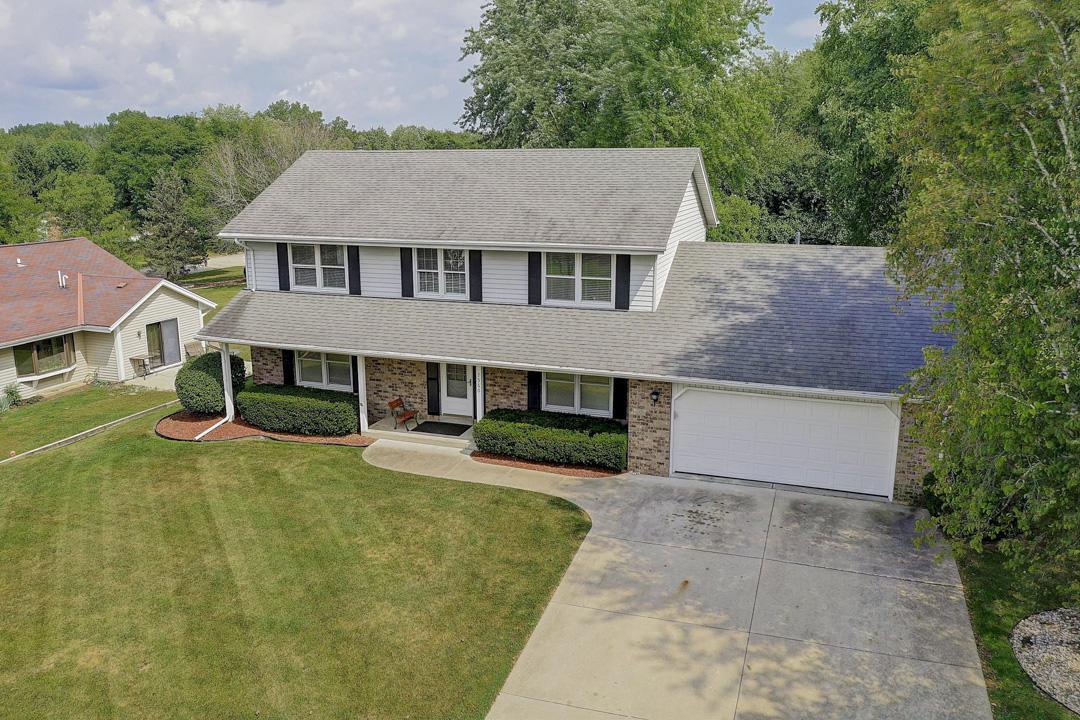 7560 S Drake Ln., Franklin, WI 53132