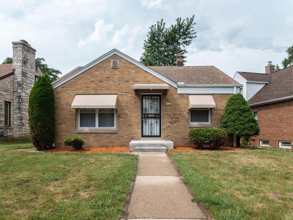 3933 N 54th St., Milwaukee, WI 53216