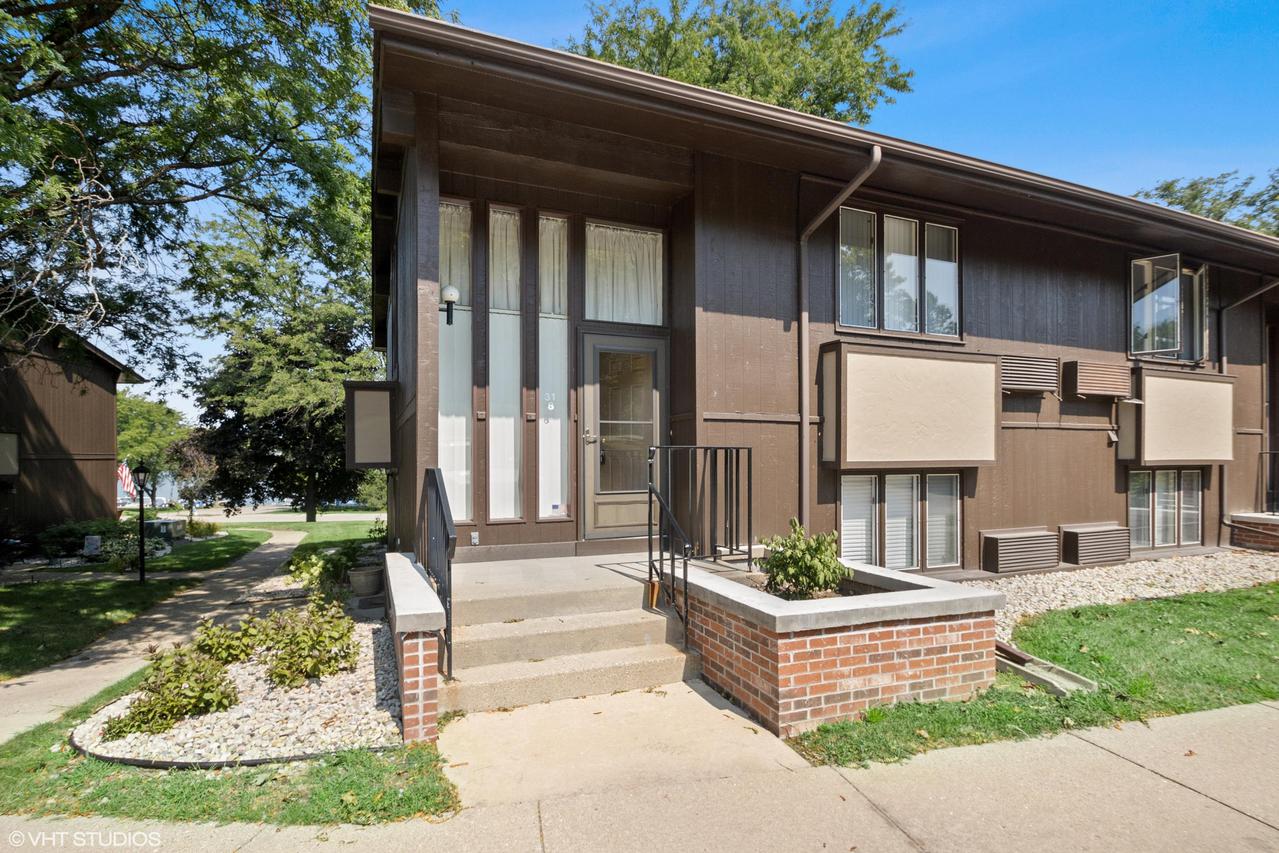 31-08 Lausanne Ct., Geneva, WI 53147