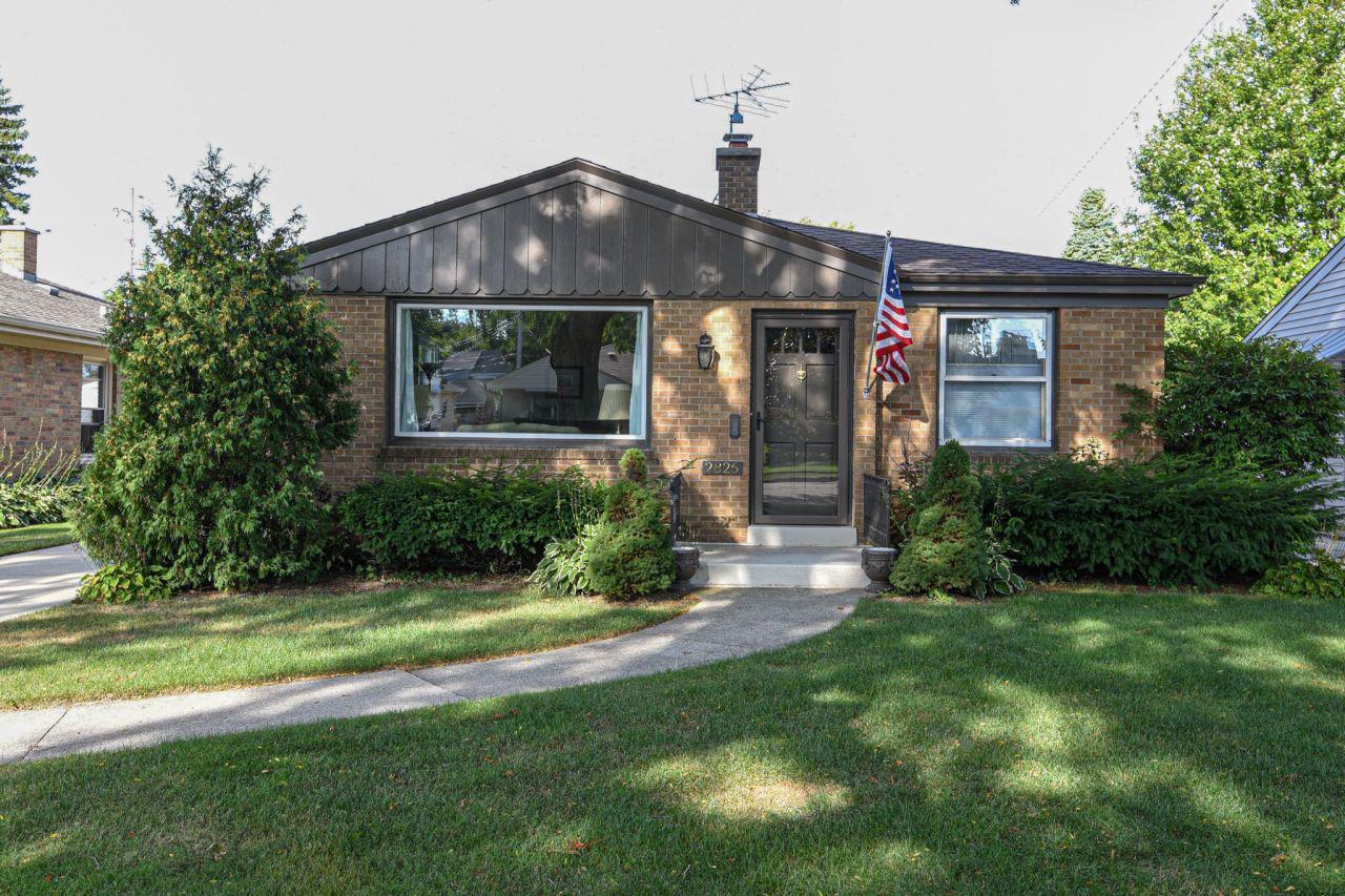 2826 Ruby Ave., Racine, WI 53402
