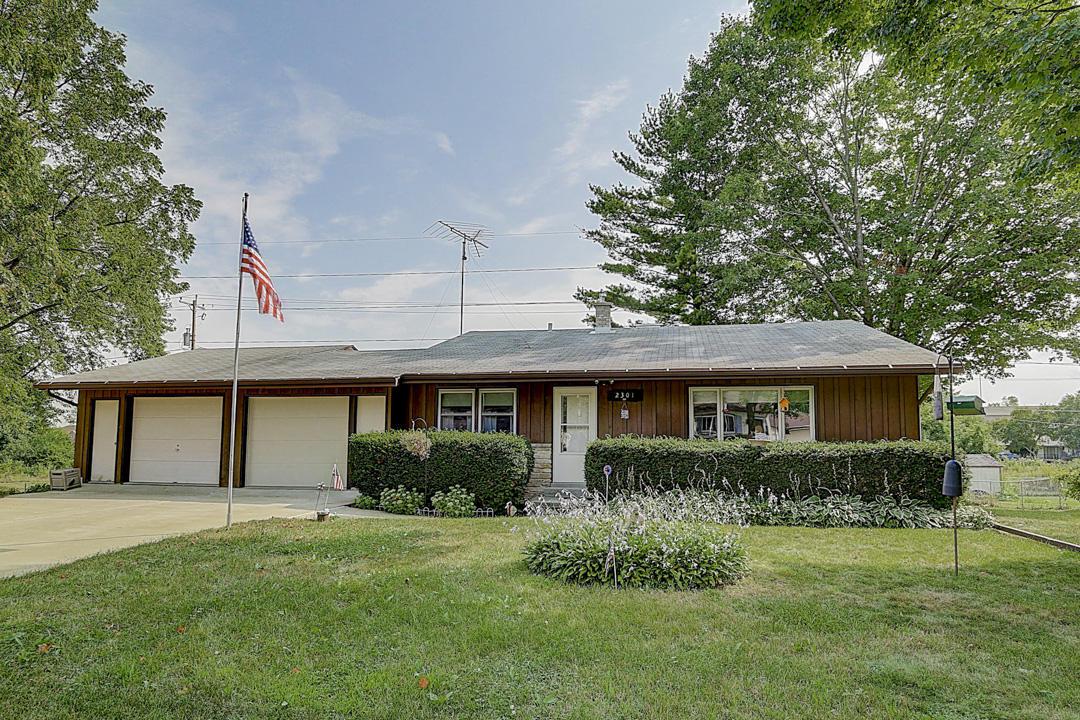 2301 Patricia Ln., Waukesha, WI 53188