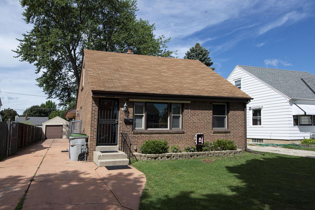 3769 S 22nd St., Milwaukee, WI 53215