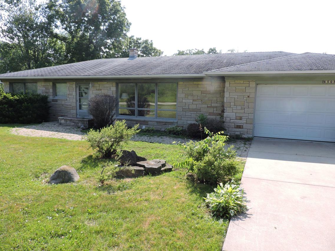 6508 E River Rd., Caledonia, WI 53402