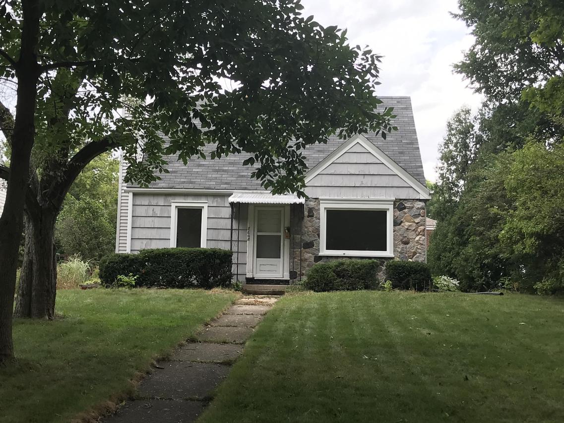 7608 Livingston Ave., Wauwatosa, WI 53213