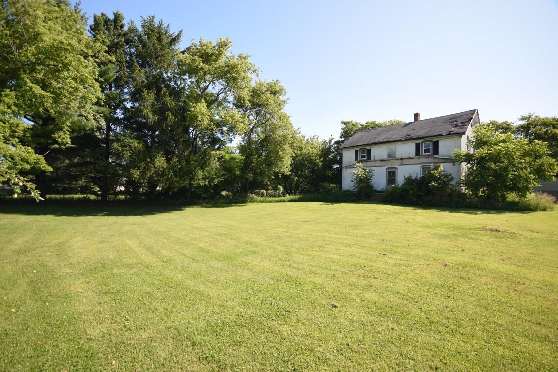 5724 Division Rd., West Bend, WI 53095