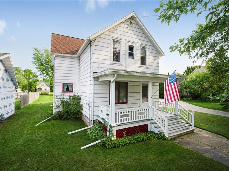 414 Jackson St., Mishicot, WI 54228