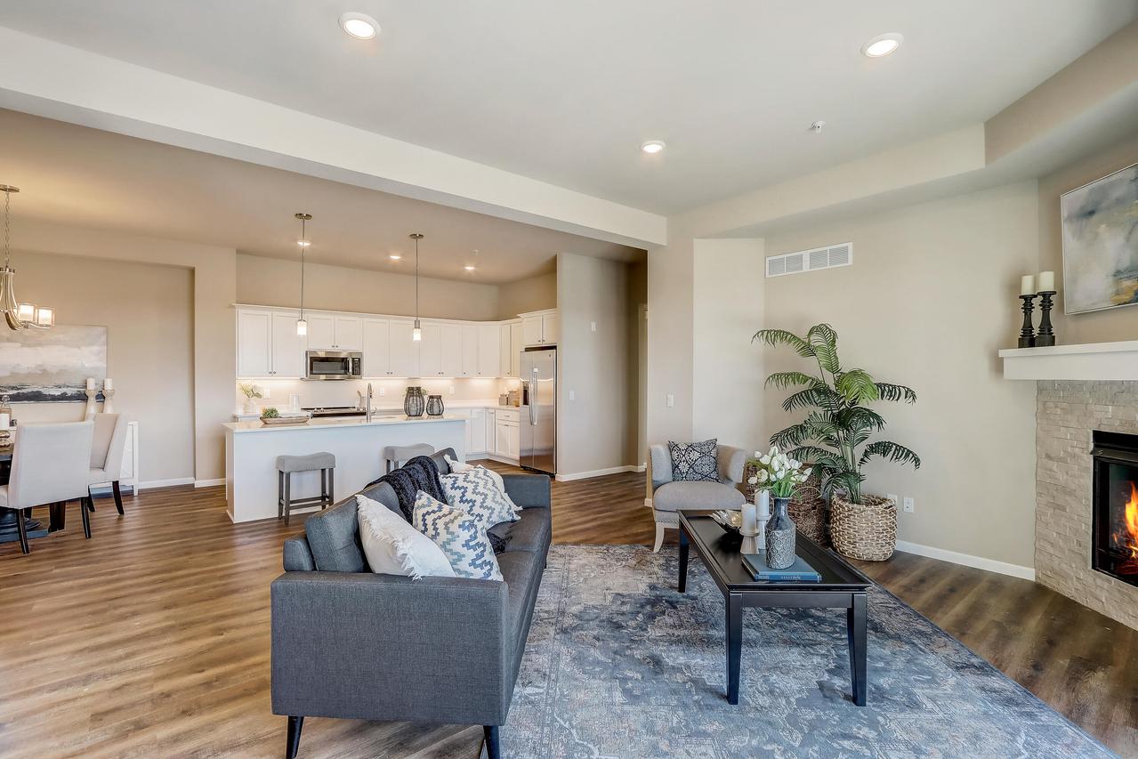 2853 Fox Lake #71, Waukesha, WI 53189