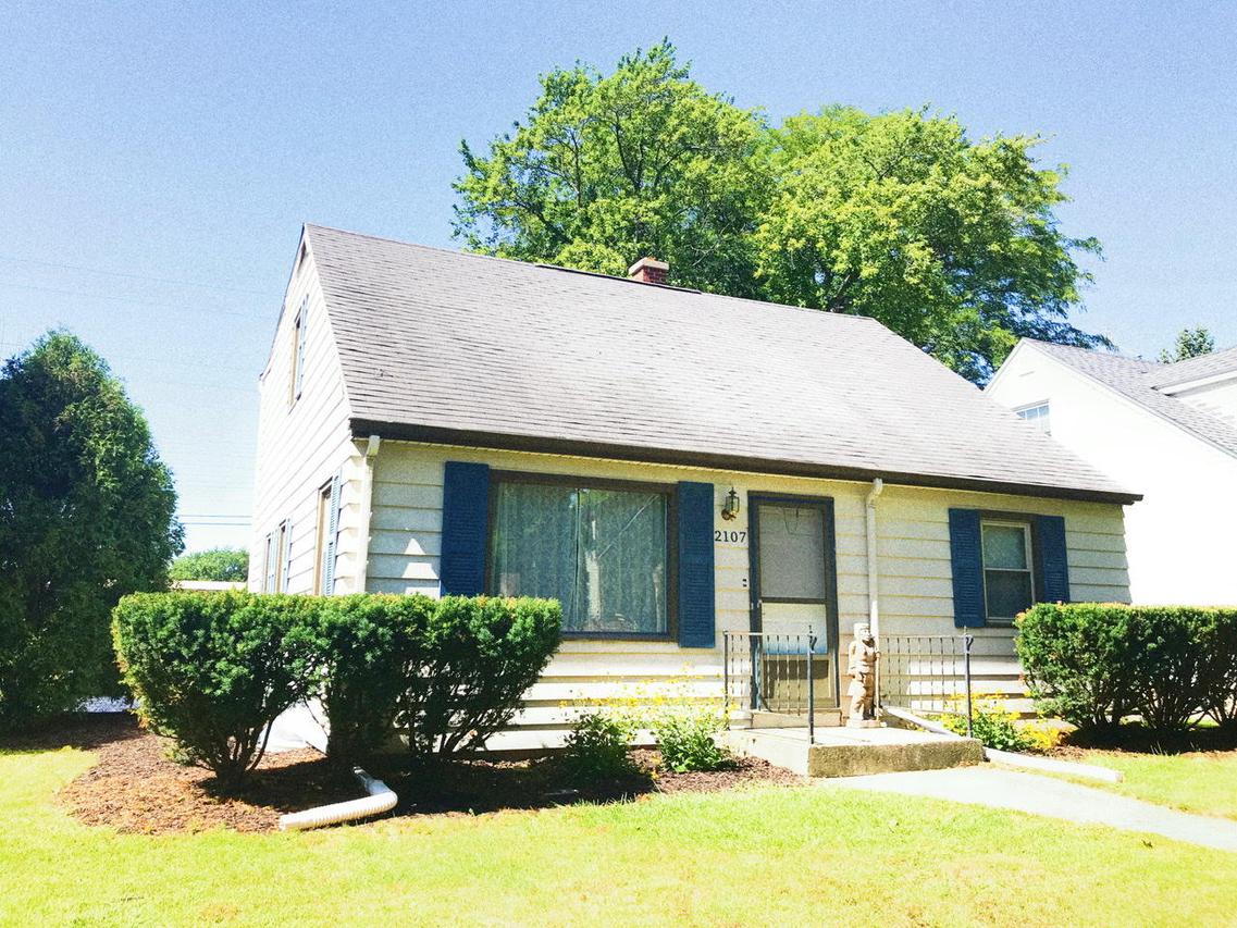 2107 N 119th St., Wauwatosa, WI 53226