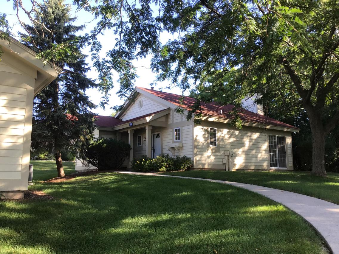 1713 Cottage Dr. #7-35, Geneva, WI 53147