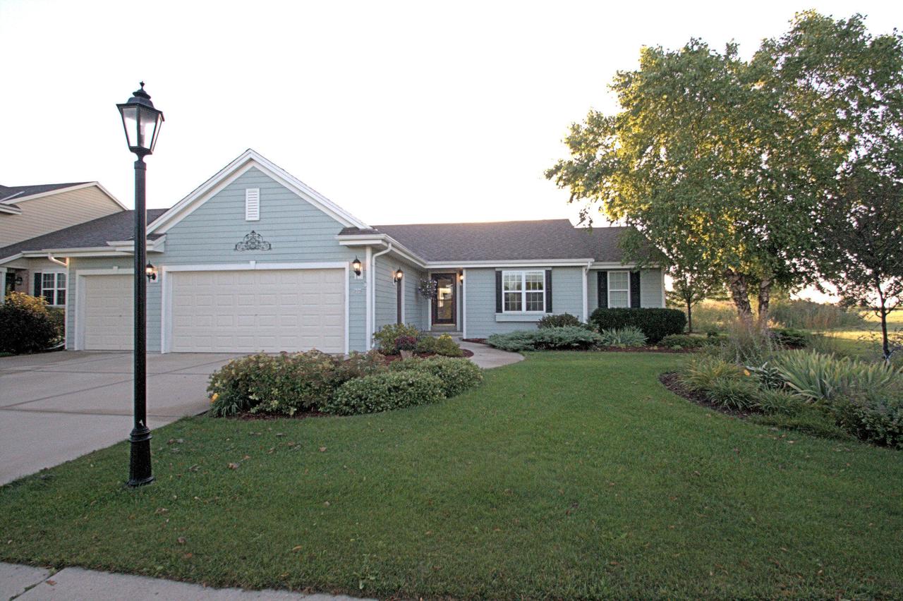 220 N Sweetwater Blvd., Port Washington, WI 53074