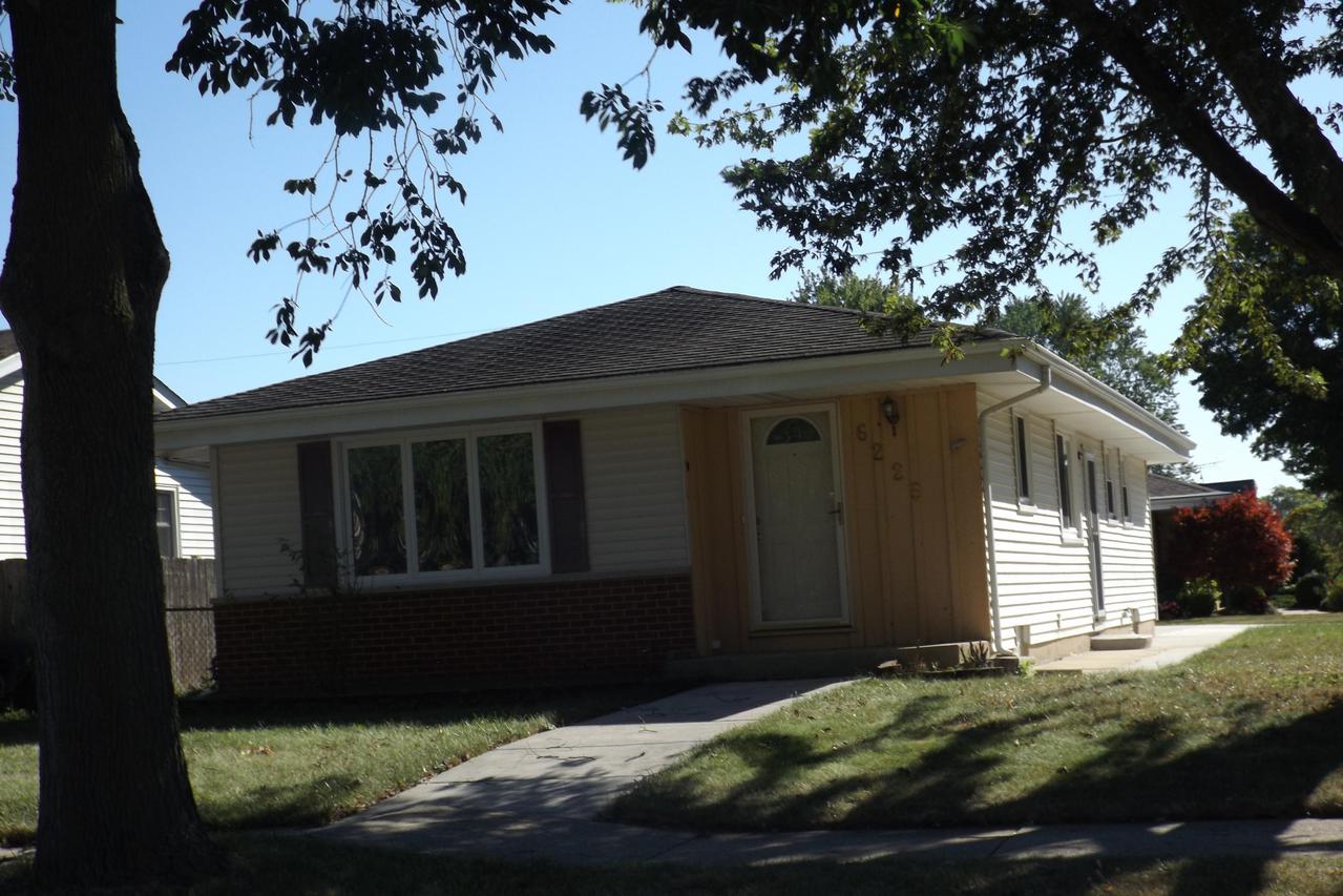 6225 54th Ave, Kenosha, WI 53142