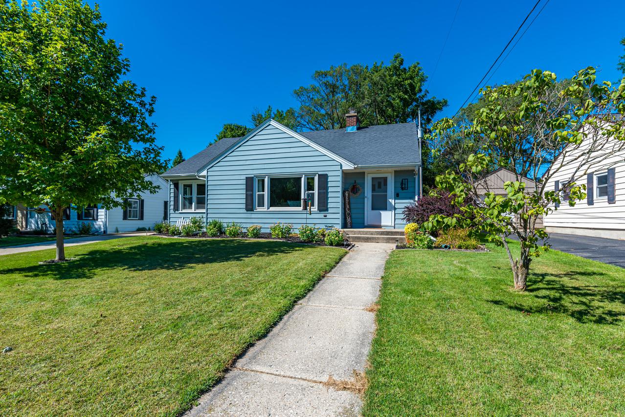 160 Terrace Dr., West Bend, WI 53095