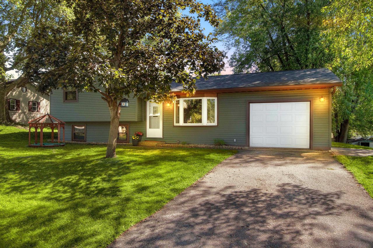 606 Alpine Ln., Holmen, WI 54636